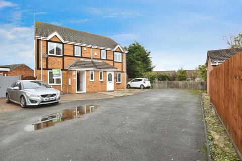 undefined, Robinia Drive, Hull