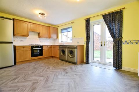 undefined, Robinia Drive, Hull