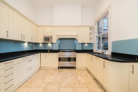undefined, Dora Road, London SW19