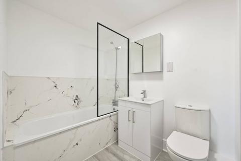 2 bedroom flat to rent, Cromwell Crescent, Kensington, London, SW5