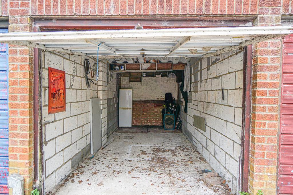 Bkppgd YYx U2 X05 e SVt18 Q.jpg