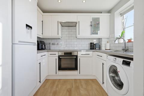 2 bedroom apartment for sale, Coniston Avenue, Purfleet-on-Thames RM19