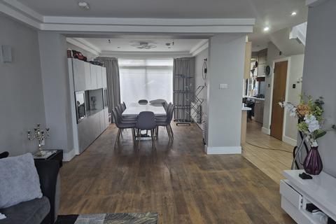 3 bedroom semi-detached house for sale, Highview Avenue, Edgware HA8