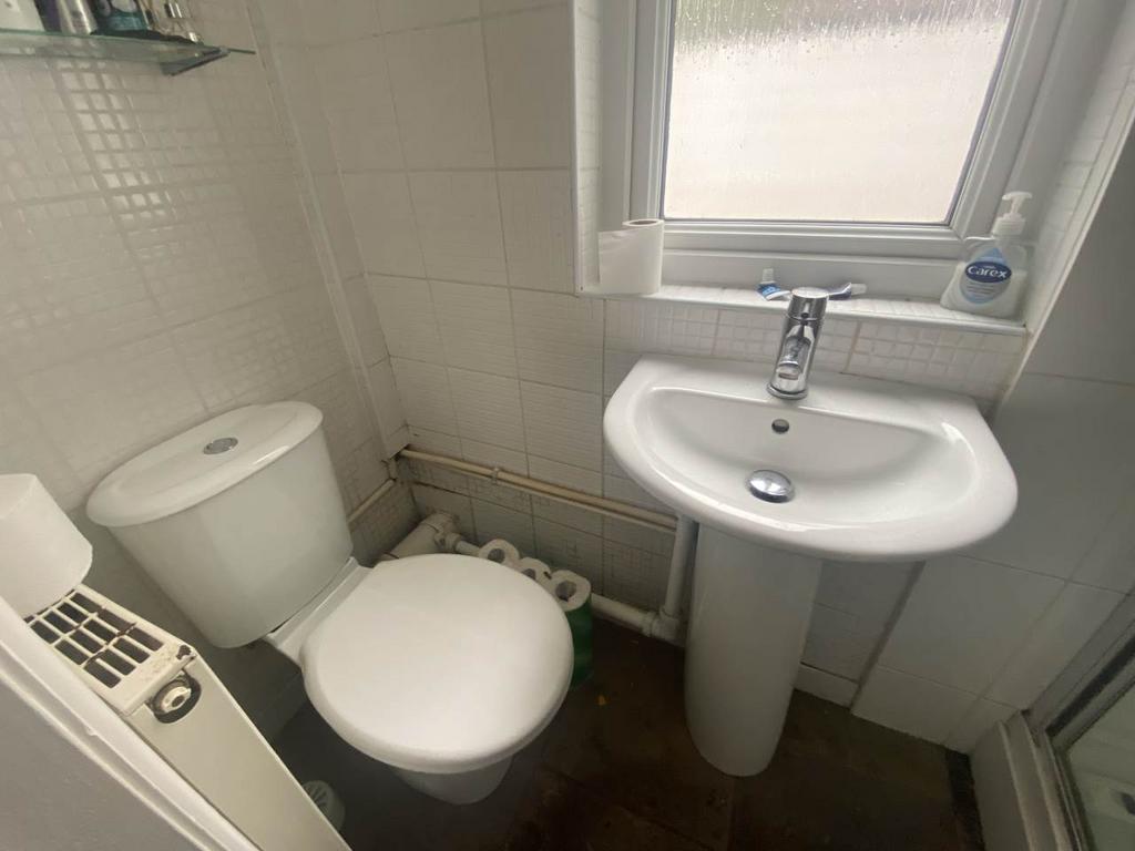 Ground Floor Shower