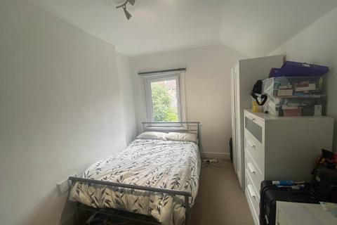 6 bedroom terraced house to rent, Strathnairn Street, Roath,