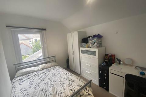 6 bedroom terraced house to rent, Strathnairn Street, Roath,