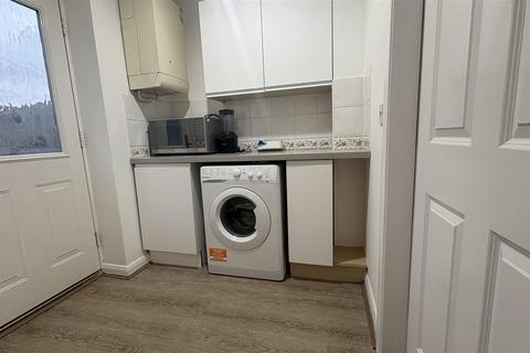 4 bedroom townhouse to rent, Perchfoot Close, Coventry