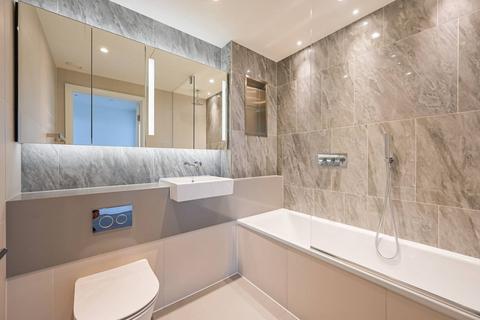 3 bedroom flat for sale, South Quay Plaza, Canary Wharf E14
