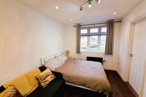 undefined, Great Elms Road, Hemel Hempstead, HP3