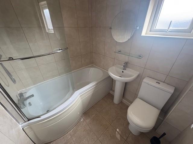 Bathroom1.jpg