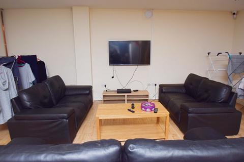 8 bedroom terraced house to rent, Cauldon Road, Stoke-On-Trent ST4