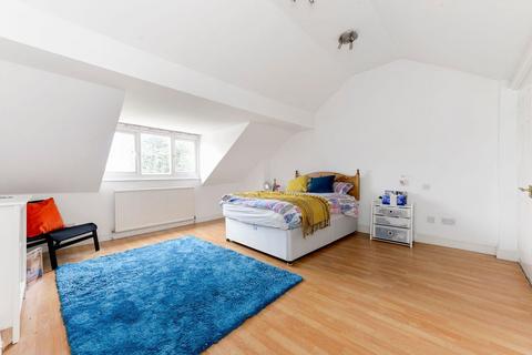 2 bedroom flat to rent, Hanger Lane, Ealing, London