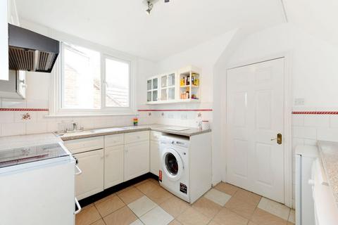 2 bedroom flat to rent, Hanger Lane, Ealing, London