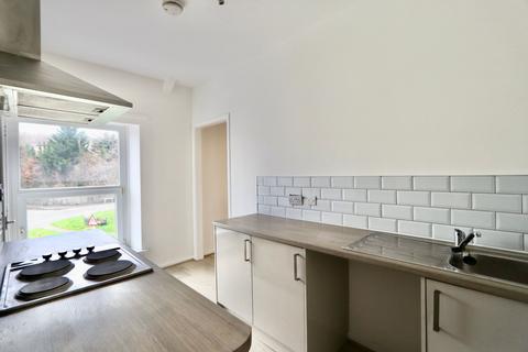 undefined, Flat 4, 50 High street, Fleur-de-lis, Blackwood NP12 3UE