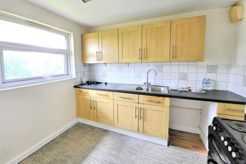 2 bedroom flat to rent, Field Court, The Mall, Carisbrooke, PO30