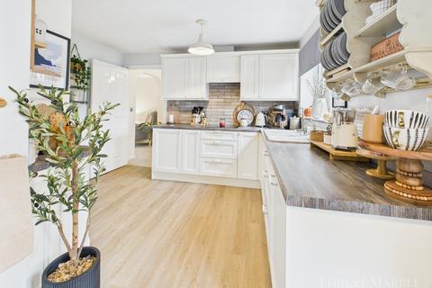 4 bedroom detached house for sale, Wellow Drive, Frome