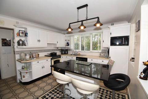 4 bedroom detached house for sale, Alvara Road, Gosport