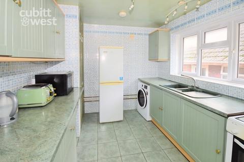 4 bedroom semi-detached house to rent, Wolverstone Drive, Brighton, BN1