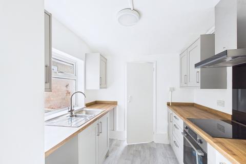 2 bedroom terraced house to rent, Graham Street, Swindon SN1