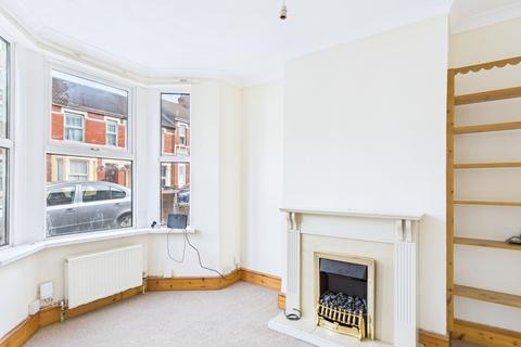 2 bedroom terraced house to rent, Graham Street, Swindon SN1