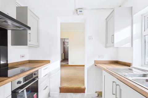 2 bedroom terraced house to rent, Graham Street, Swindon SN1