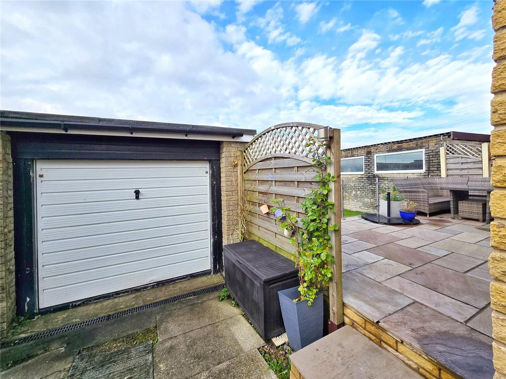 Garage & Patio