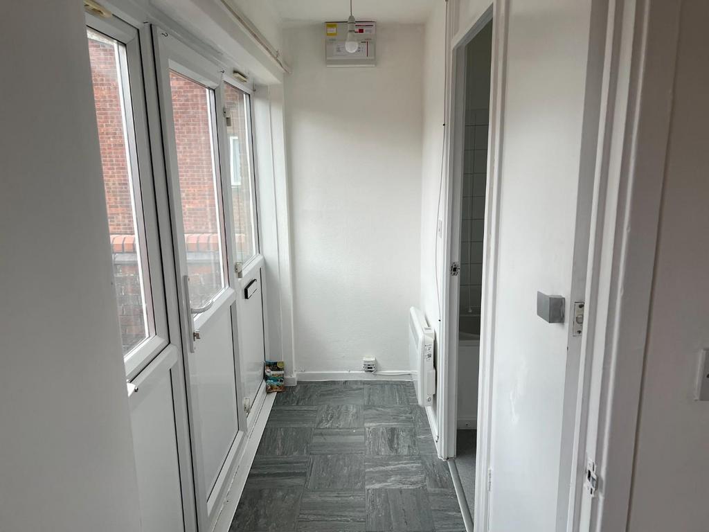 Drovers Croft 47 Hallway.JPG