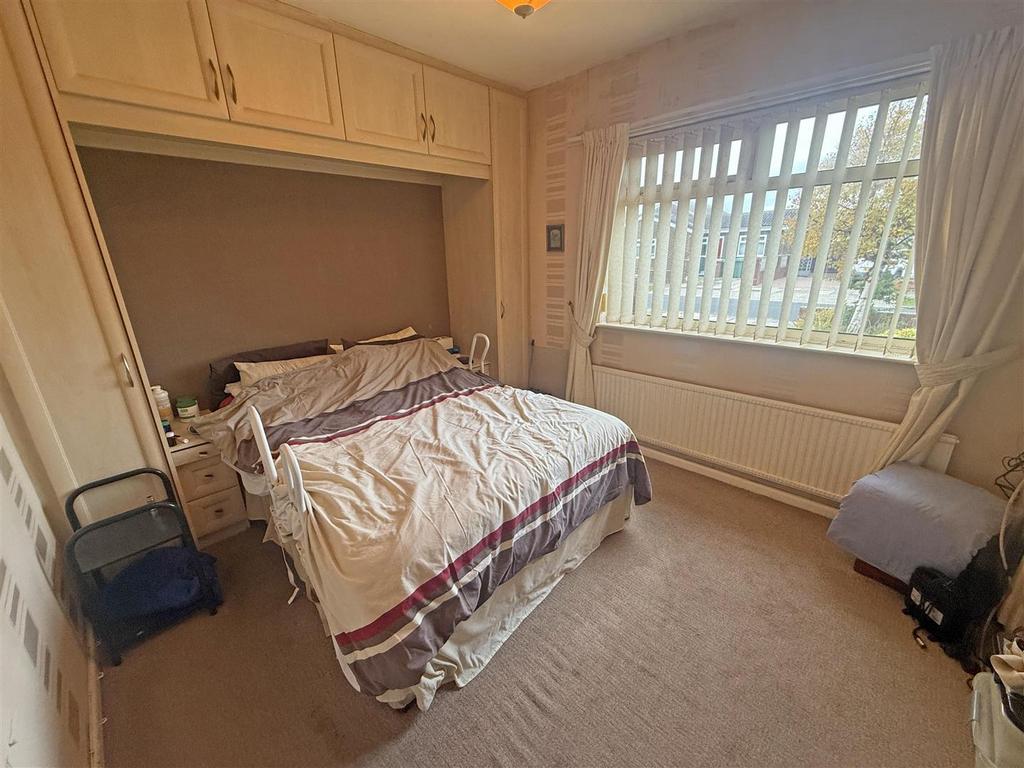 Bedroom 1.jpg
