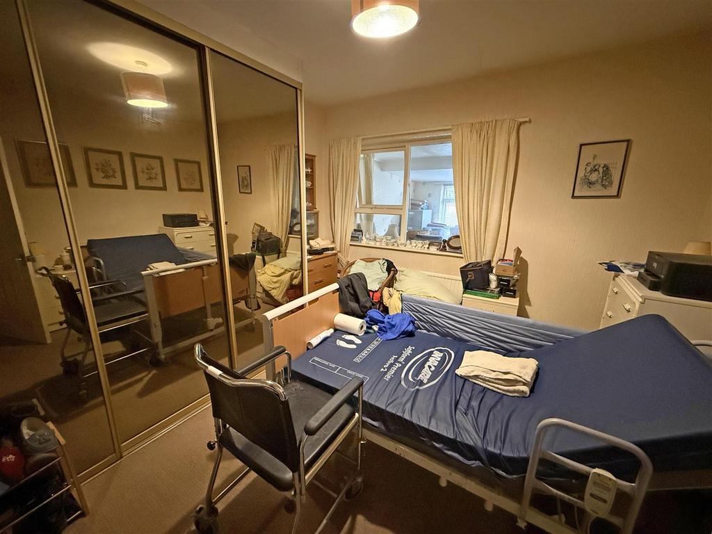 Bedroom 2.jpg