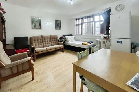 undefined, Balfour Road, Southall