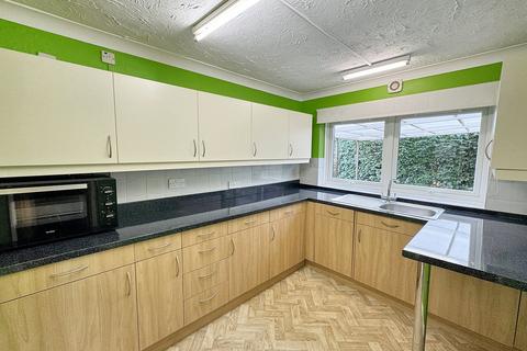 2 bedroom bungalow for sale, St Johns Court, Sunfield Close, Ipswich IP4