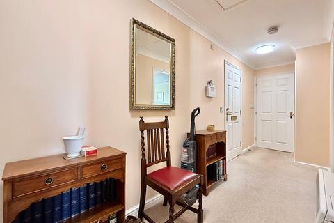 2 bedroom retirement property for sale, Cliff Lane, Ipswich IP3