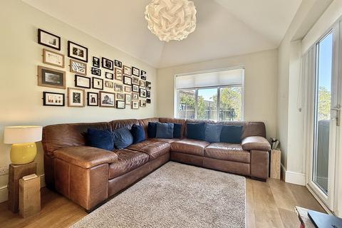 3 bedroom semi-detached house for sale, Glenavon Road, Ipswich IP4
