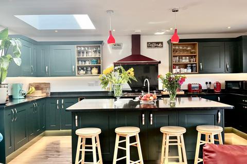 4 bedroom semi-detached house for sale, Heath Road, Ipswich IP4