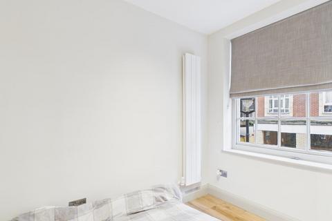 undefined, Pimlico, London