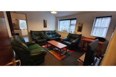 3 bedroom flat to rent, Miskin Street  Flat B, Cathays, Cardiff