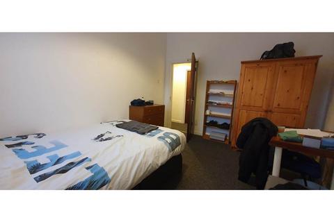 3 bedroom flat to rent, Miskin Street  Flat B, Cathays, Cardiff