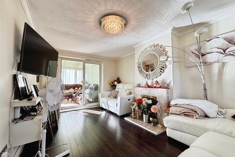 undefined, Lulworth Road, Reading, Berkshire