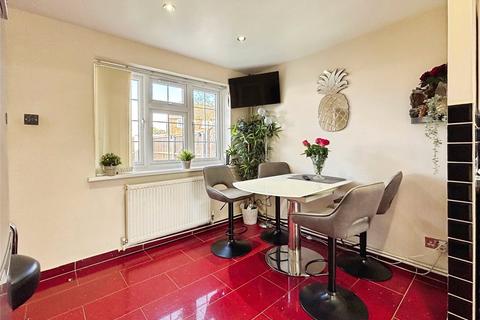 undefined, Lulworth Road, Reading, Berkshire