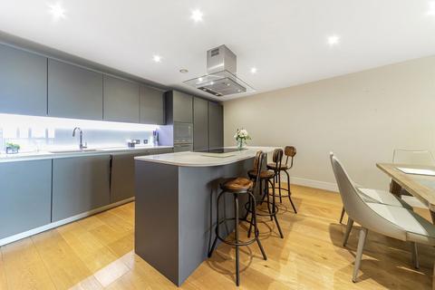 2 bedroom flat to rent, Wapping High Street, London E1W