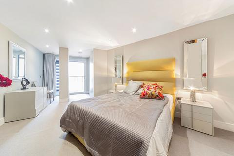 2 bedroom flat to rent, Wapping High Street, London E1W