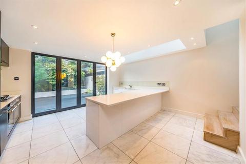 5 bedroom house for sale, Limburg Road, London SW11