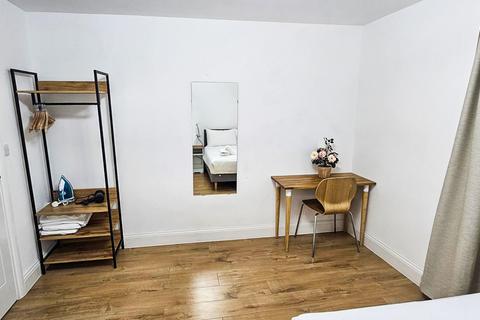 81 Atkinson Road, London, E16 3LP