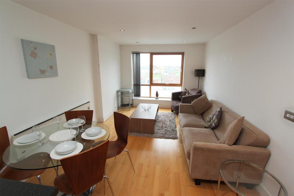 Livingroom.JPG