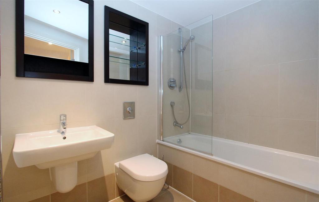 Bathroom 001.jpg