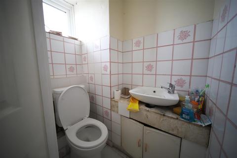 undefined, Eastfield Road, Enfield
