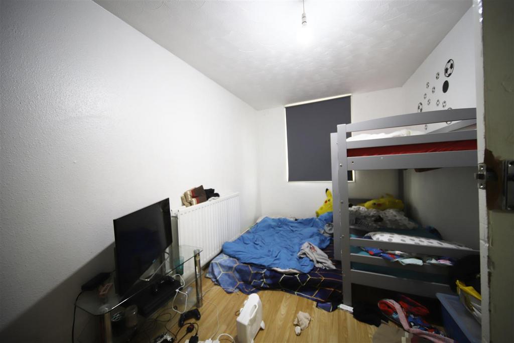 Bed 1.jpg