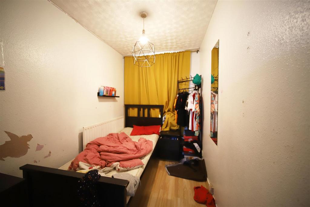 Bed 3.jpg