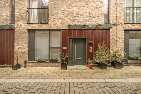 undefined, Hilary Mews, London SE1