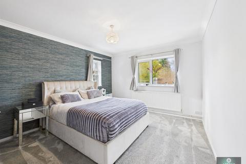 2 bedroom maisonette for sale, Stagelands, Crawley RH11